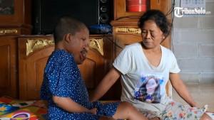 Poniyem-47-dan-putri-kecilnya-Cahaya-12.jpg