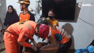 Proses-evakuasi-seorang-balita-yang-terperosok-ke-dalam-sumur-2.jpg
