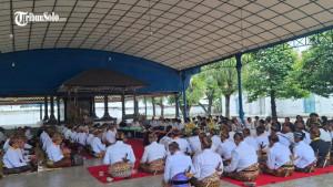 Prosesi-ritual-Mahesa-Lawung-Keraton-Surakarta-Hadiningrat-pada-Senin.jpg