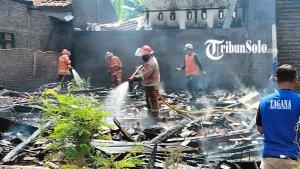 Rumah-warga-DesaKecamatan-Sidoharjo-Kabupaten-Sragen-ludes-terbakar-Selasa-3102023.jpg