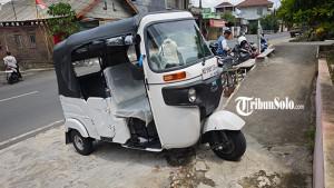 Salah-satu-unit-Bajaj-Maxride-yang-akan-beroperasi-kembali-di-jalanan-Solo-Jawa-Tengah.jpg