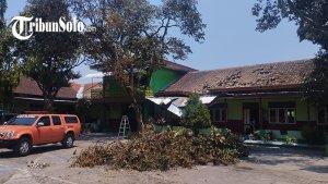 Sekolah-terdampak-hujan-badai-klaten.jpg