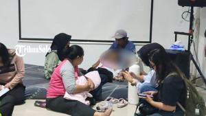 Seorang-pelajar-harus-menggunakan-alat-bantu-pernafasan-di-Puskesmas-Tawangmangu-Karanganyar.jpg