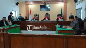 Sidang-diganti-hakim.jpg