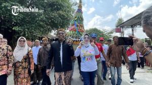 Suasana-kirab-budaya-di-Desa-Jangglengan.jpg