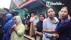 Suasana-rumah-duka-petugas-PPS-Klaten-yang-meninggal-akibat-laka-tunggal.jpg