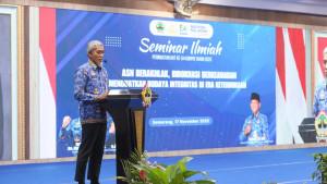 Sumarno-saat-Seminar-Ilmiah-Peringatan-HUT-Korpri.jpg