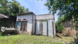 TANPA-ATAP-Rumah-tanpa-atap-warga-Kelurahan-Sragen-Tengah-KecamatanKabupaten-Sragen.jpg