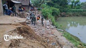 Talut-sepanjang-72-meter-di-Kampung-Ngangin-Karangtengah-Sragen-longsor.jpg