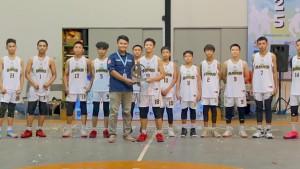 Tim-basket-putra-SMP-ABBS-Surakarta-meraih-gelar-juara.jpg