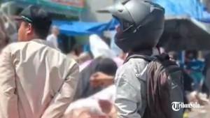 Viral-ambulans-membawa-pasien-darurat-menerobos-kerumunan-jamaah-3.jpg
