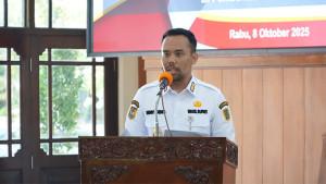 Wabup-Benny-jawab-soal-Raperda.jpg