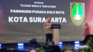 Wali-Kota-Solo-Respati-Ardi-saat-memberikan-pidato-setelah.jpg