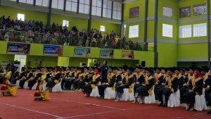 Wisuda-Periode-II-UTP-Surakarta.jpg