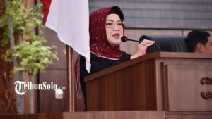 bupati-etik-hadiri-rapat-paripurna-dprd-sukoharjo.jpg