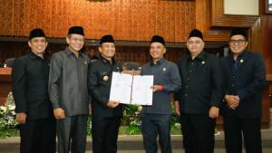 dprd-dan-pemprov-jateng-sepakati-apbd-2026.jpg
