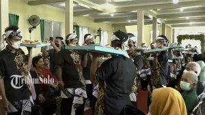 menu-piring-terbang-dalam-pernikahan-di-solo.jpg