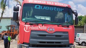 mobil-towing-bernomor-polisi-T-9061-TC.jpg