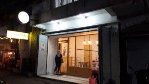 penampakan-dari-depan-paw-paw-cafe.jpg
