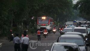 rail-bus-bathara-kresna_20160714_225922.jpg