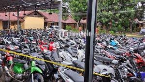 ratusan-motor-ditangkap-dini-hari.jpg