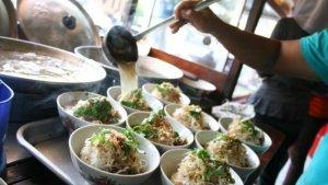 soto-seger-mbok-giyem-yang-berada-di-solo-yesss.jpg