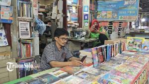 toko-buku-di-solo-sepi.jpg
