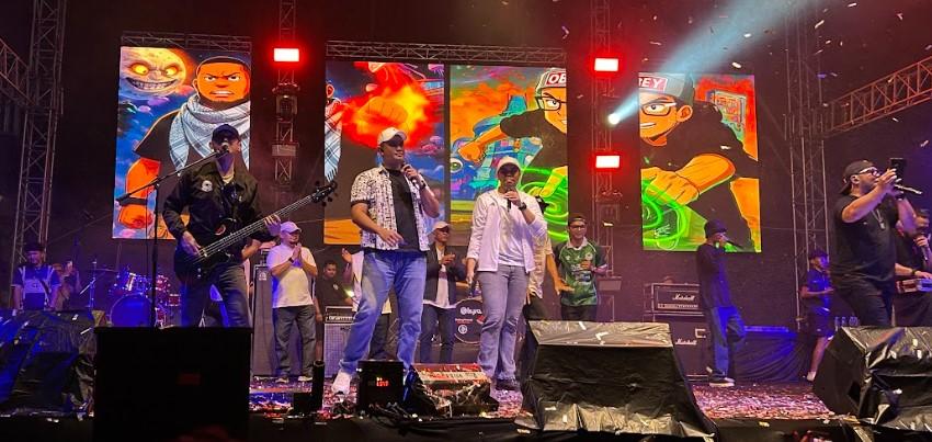 Malam Pergantian Tahun 2026 di Klaten, Bupati Hamenang dan Wabup Benny Duet Bareng Bondan Prakoso