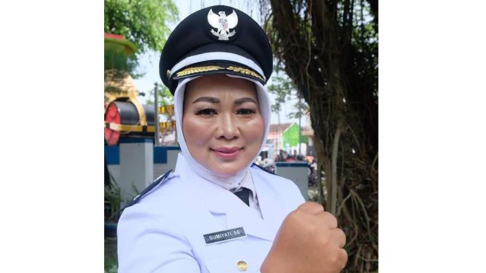 Almarhumah-Sumiyati-yang-merupakan-Kades-Buntar.jpg