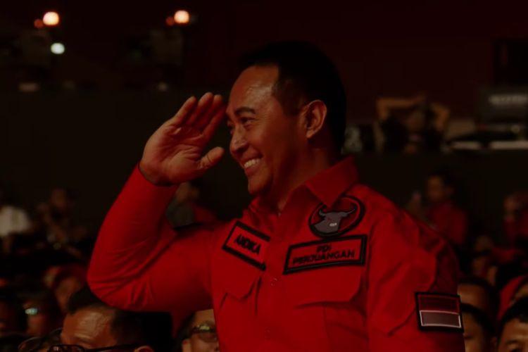 Andika-Perkasa-menunjukkan-gestur-hormat-kepada-Ketua-Umum-PDIP-Megawati.jpg