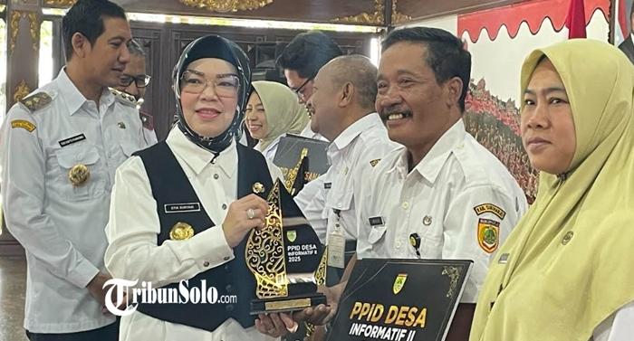 Anugerah-Keterbukaan-Informasi-Pemerintah-Kabupaten-Sukoharjo.jpg