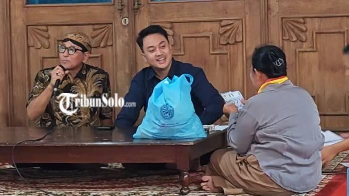 Purboyo Bagikan Sembako dan Uang Rp14 Ribu, Tommy Soeharto hingga El Rumi Ikut Menyumbang