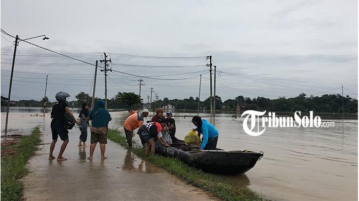 Banjir-rendam-dua-kecamatan-di-Sragen-Minggu-1032024.jpg