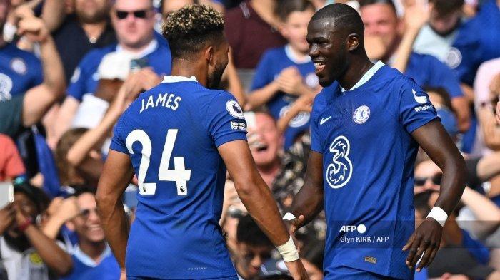 Bek-Chelsea-asal-Senegal-Kalidou-Koulibaly-kanan-merayakan-dengan-Reece-James.jpg