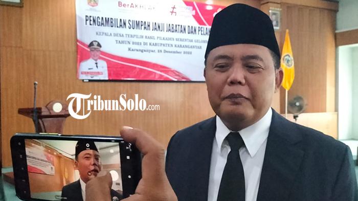 Bupati-Karanganyar-Juliyatmono-saat-di-Aula-Din.jpg