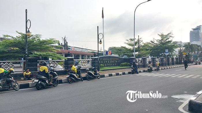 Cuaca-di-sekitar-kawasan-Stasiun-Purwosari-Solo-Jawa-Tengah-Rabu-2532026.jpg