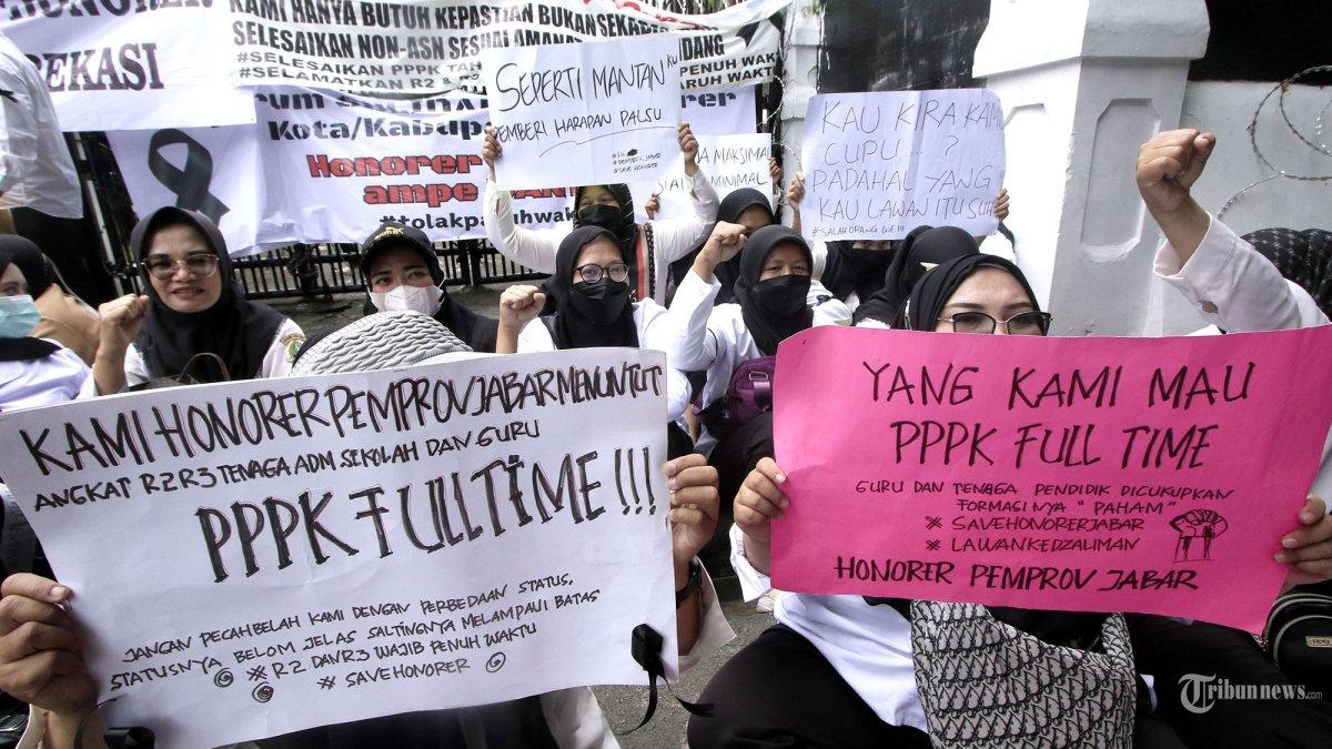 Demo-guru-honorer-dan-tenaga-pendidik-tendik-honorer.jpg
