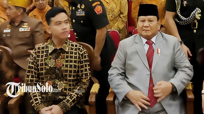 Gibran-dan-Prabowo-UNS.jpg