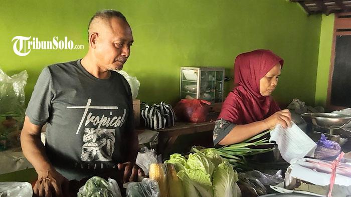 IMPIAN-TERKABUL-Pasutri-pedagang-sayur-asal-Sragen-dijadwalkan-berangkat-dalam-kloter-66.jpg