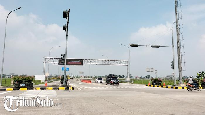 Jalan-tol-sragen-saat-arus-mudik.jpg