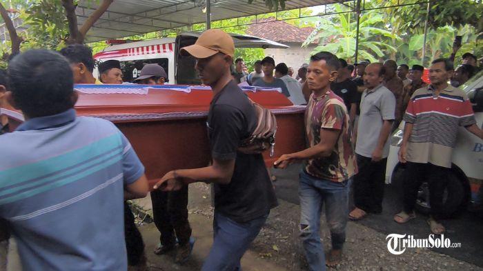Jenazah-pasangan-suami-istri-pasutri-Yanto-47-dan-Listiana-44-2.jpg