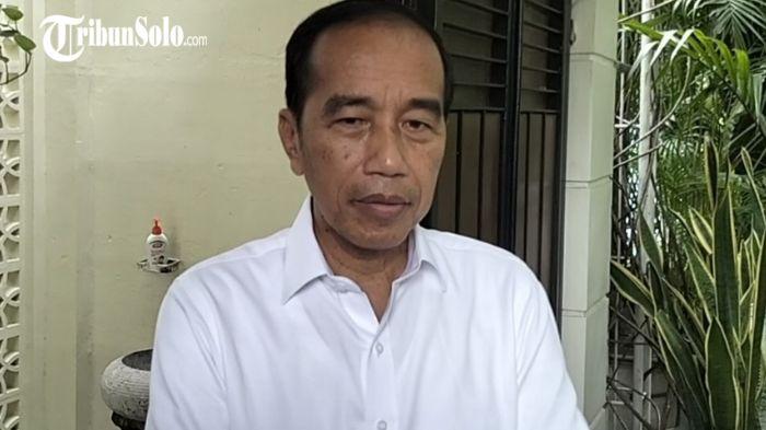 Jokowi-saat-ditemui-di-kediaman-Sumber-Banjarsari-Solo-Senin-1312025.jpg