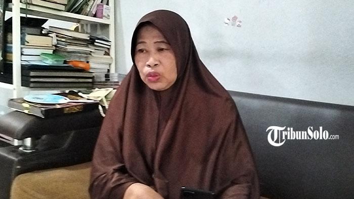 KORBAN-PENIPUAN-HAJI-PLUS-Sri-Wijiningsih-warga-Perum-Klodran-Indah-Colomadu-KaranganyaR.jpg