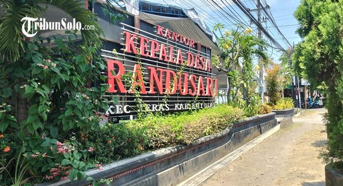 Kantor-Desa-Randusari-Kecamatan-Teras-Boyolali-Jawa-Tengah.jpg