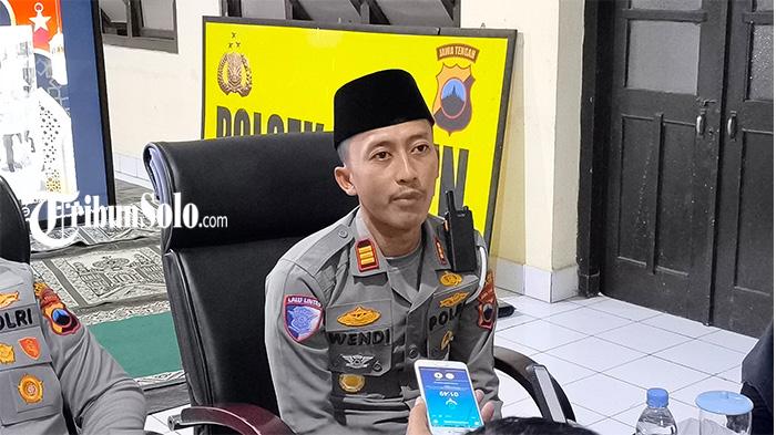 Kasatlantas-Polres-Klaten-AKP-Wendi-Andranu-saat-ditemui.jpg