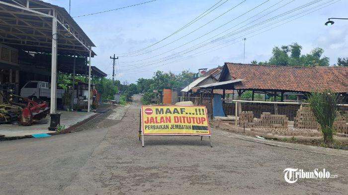 Kawasan-sentra-usaha-batu-merah-di-Desa-Srimulyo-Sragen-Sabtu-1712026-2.jpg