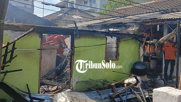 Kebakaran-melanda-rumah-milik-Sri-Sabandinah.jpg