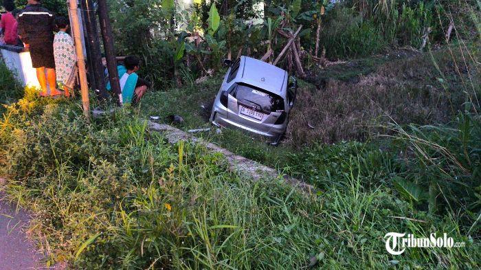 Kecelakaan-lalu-lintas-terjadi-di-jalan-Delanggu-Jelobo-Desa-Bulan-Kecamatan-Wonosari.jpg