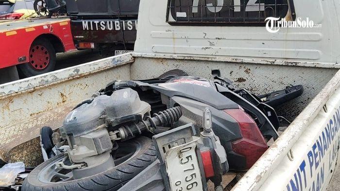Kecelakaan-melibatkan-sebuah-sepeda-motor.jpg