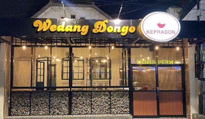 Kedai-Wedang-Dongo-Keprabon-yang-berlokasi-di-Jalan-Teuku-Umar.jpg